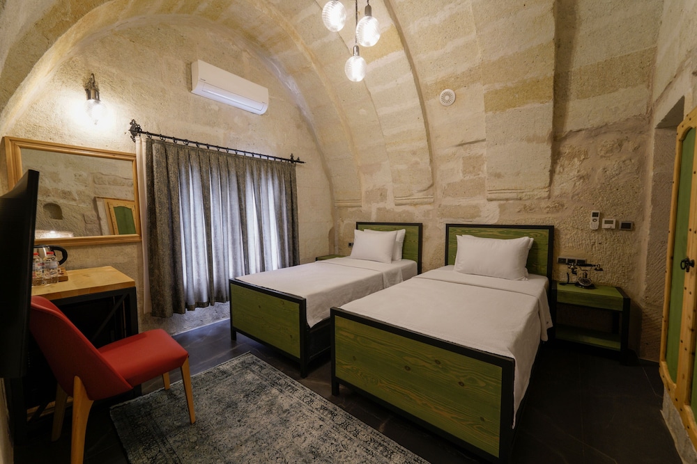 The Niche Cave Hotel +12 Adult 10/50