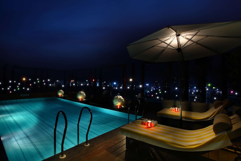 swimming pool spa