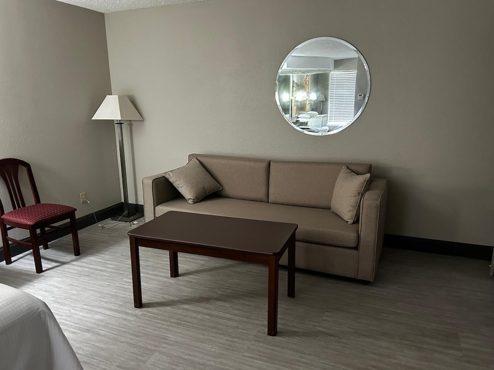 Days Inn by Wyndham Dahlonega 30/49