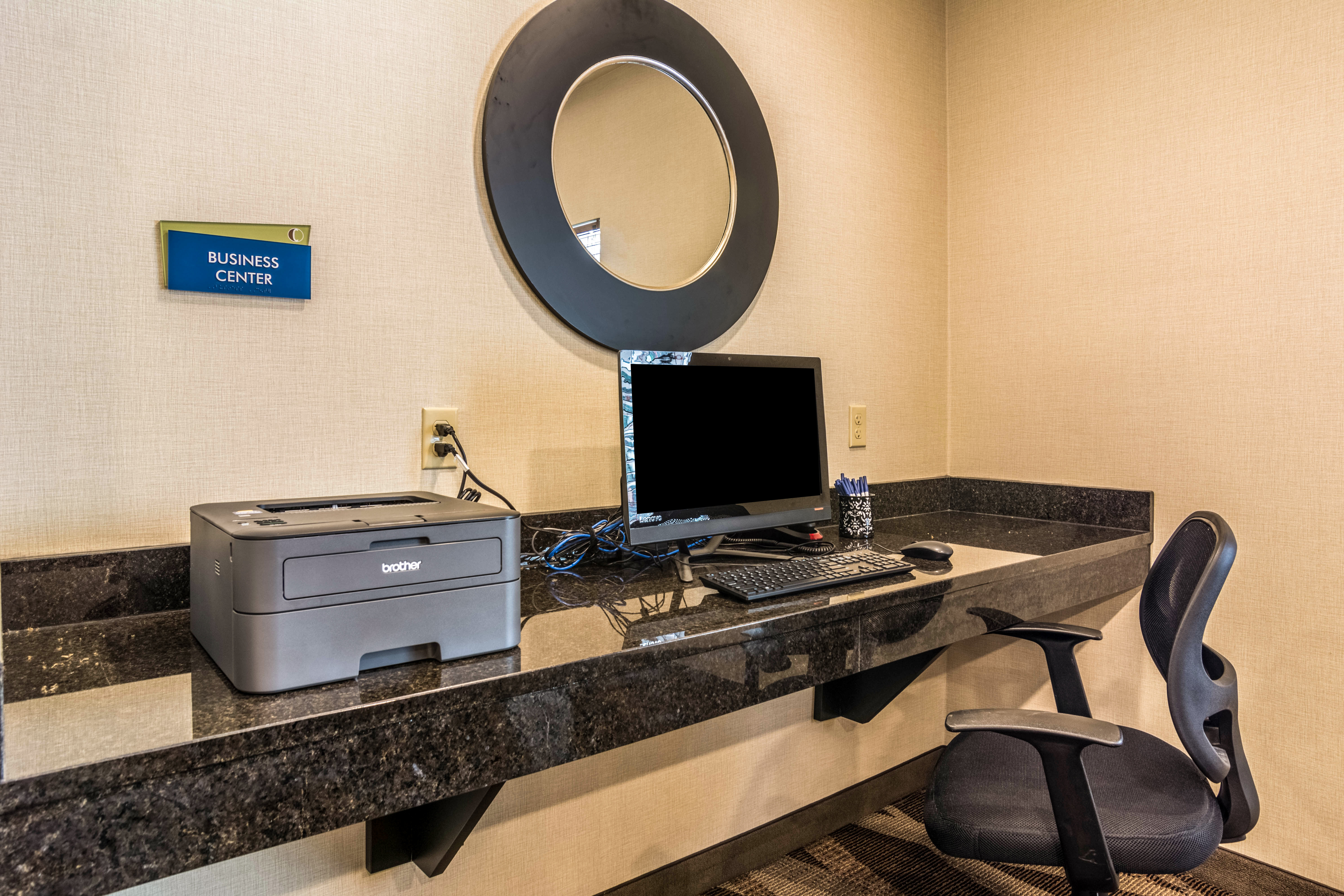 Cobblestone Hotel and Suites - Erie 44/50