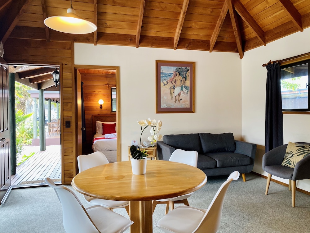 Pacific Harbour Villas(FORMERLY Pacific Harbour Lodge) 38/66
