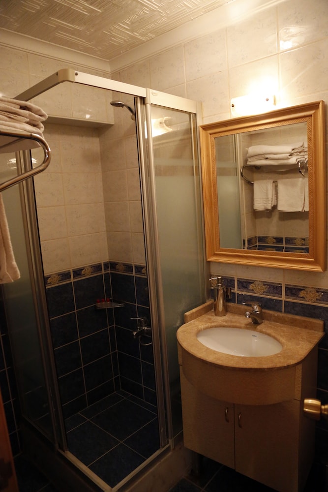 Grand Hisar Hotel 60/62