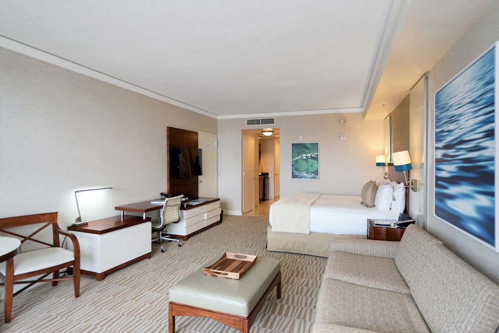 Trump International Beach Resort 80/116