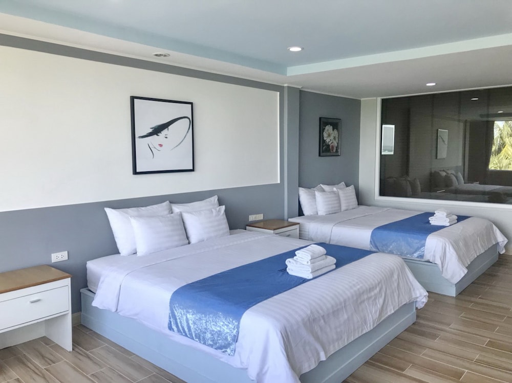 The Beach Front Resort Pattaya 14/87