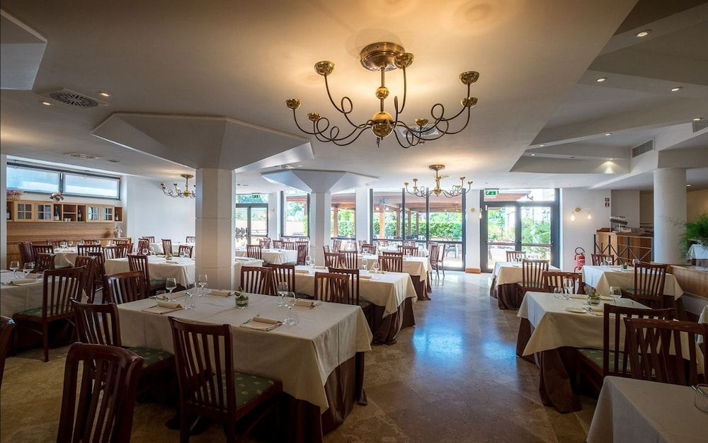 BV Grand Hotel Assisi 38/43