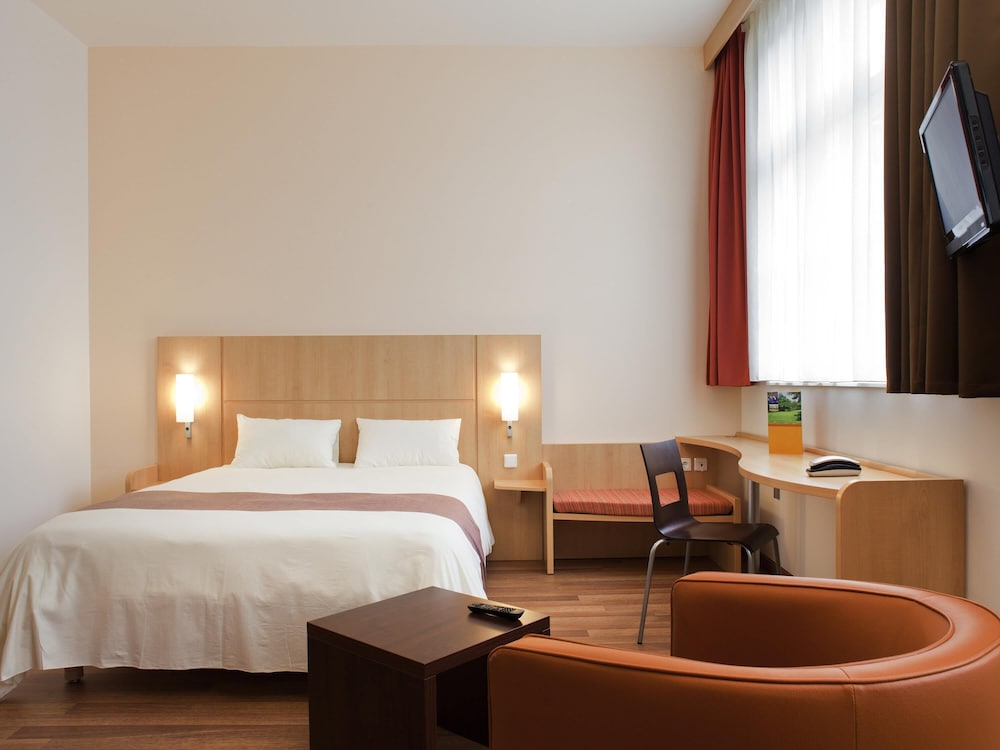 Ibis Karlsruhe Hauptbahnhof 13/48