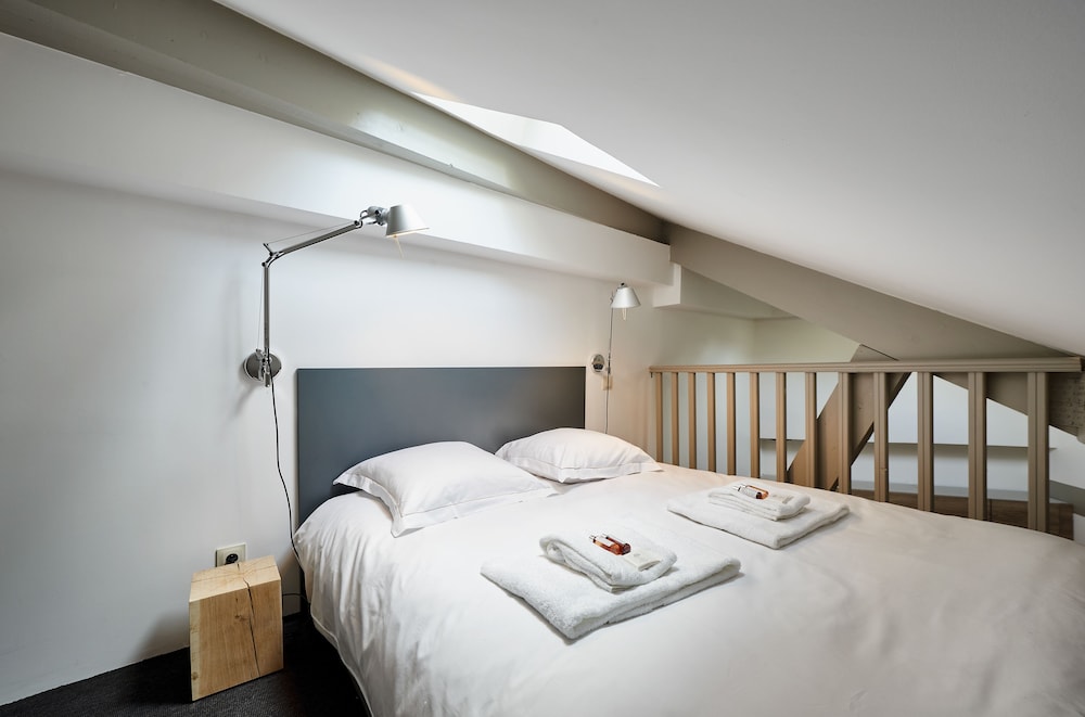 1 BEDROOM, LOFT, APARTMENT