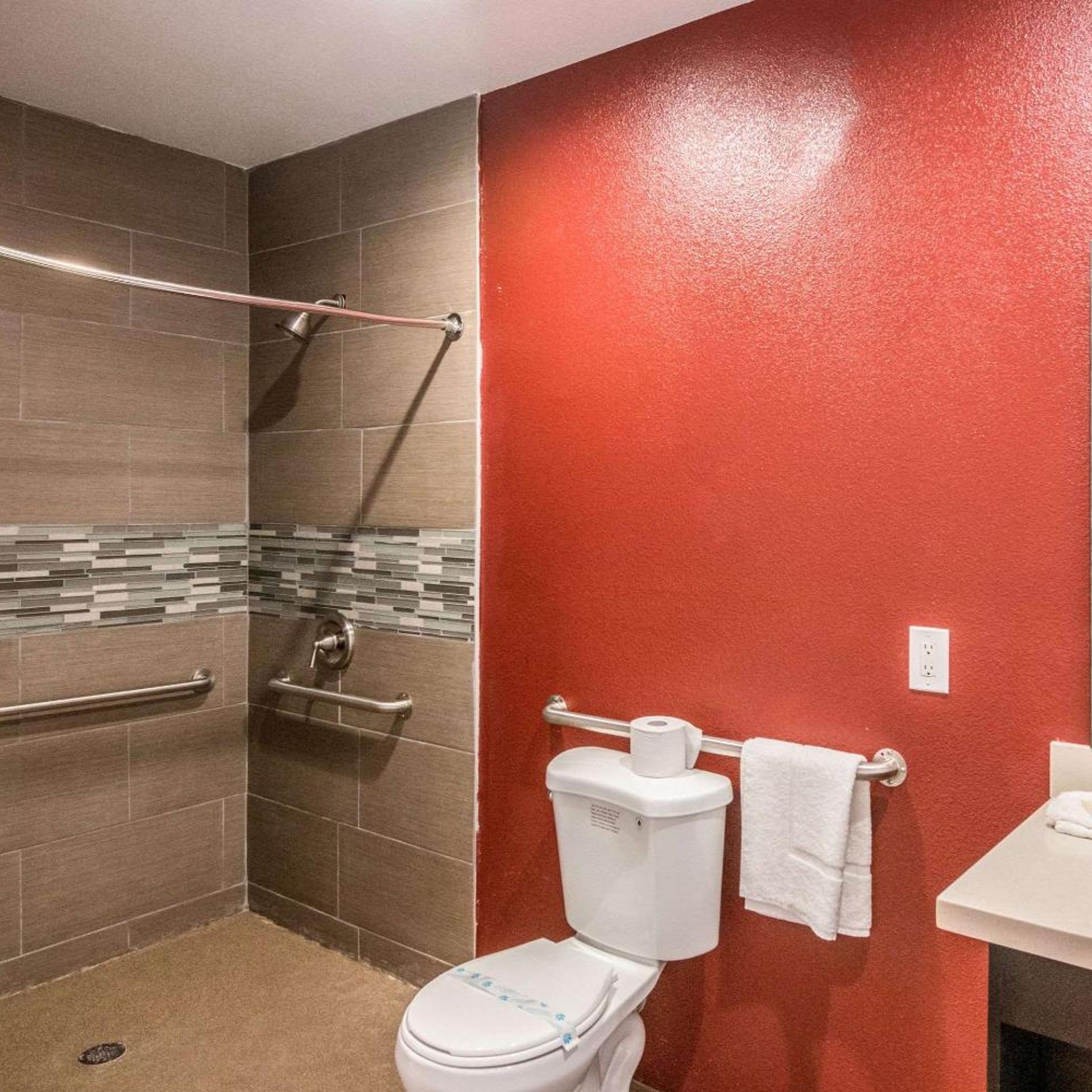 Rodeway Inn & Suites 17/19