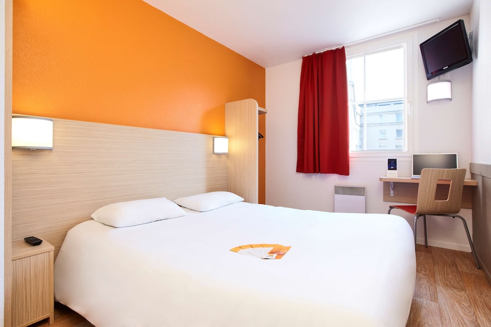 Standard, Twin Beds