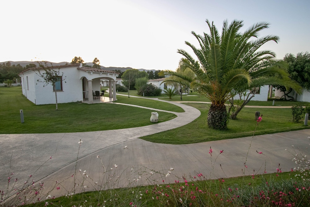 Limone Beach Resort 30/38
