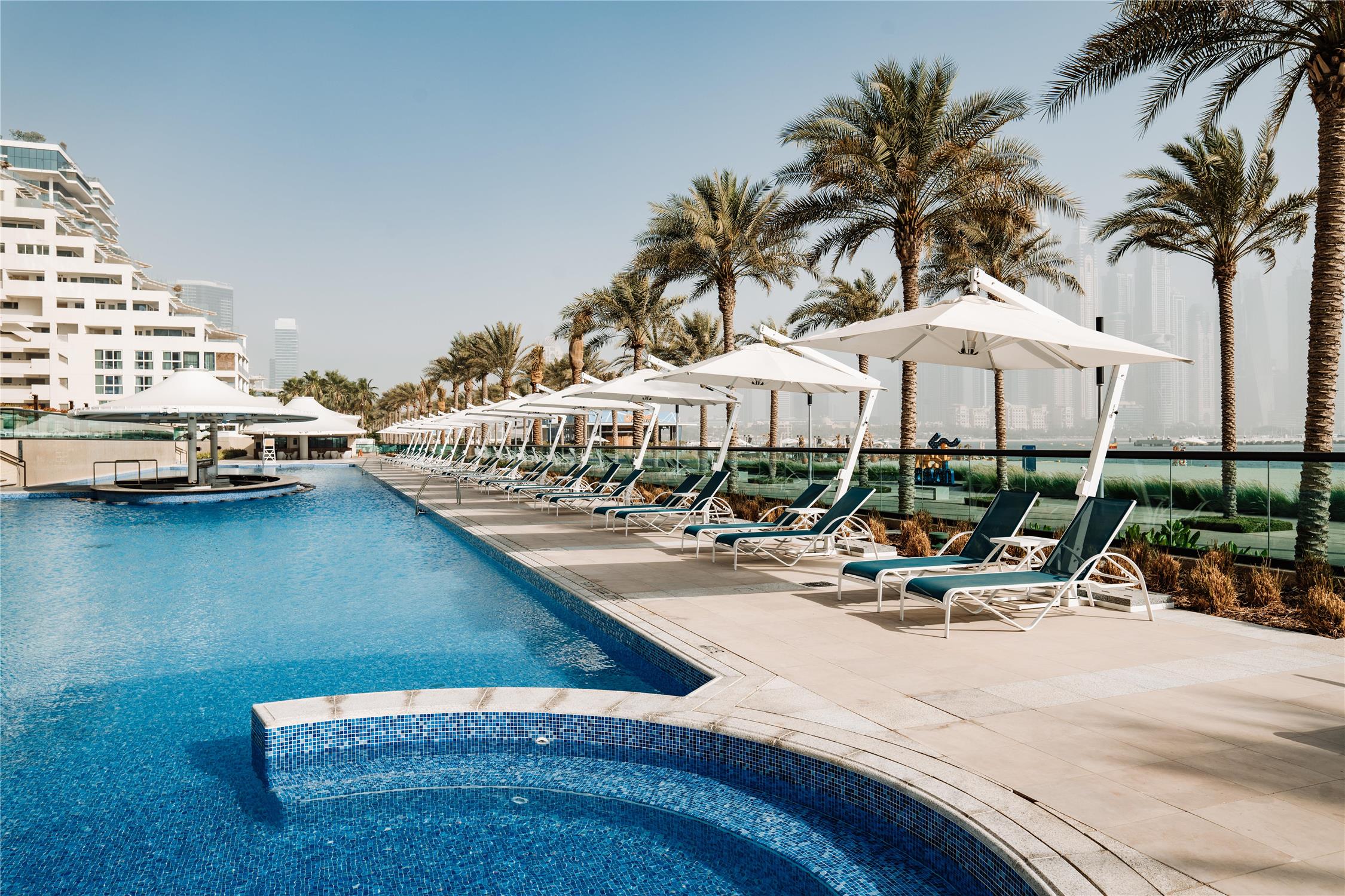 Hilton the Palm 82/82