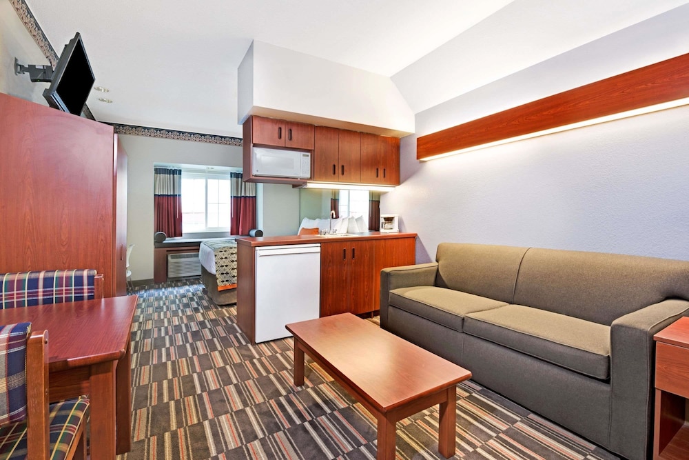 Microtel Inn & Suites by Wyndham Urbandale/Des Moines 29/47