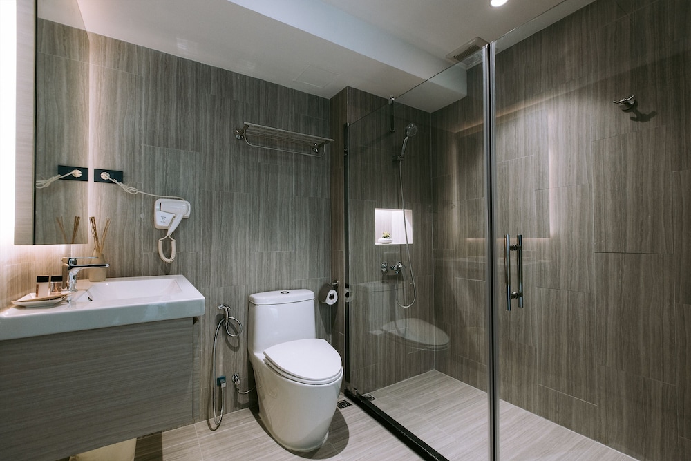 The Rich Hotel Korat 63/65