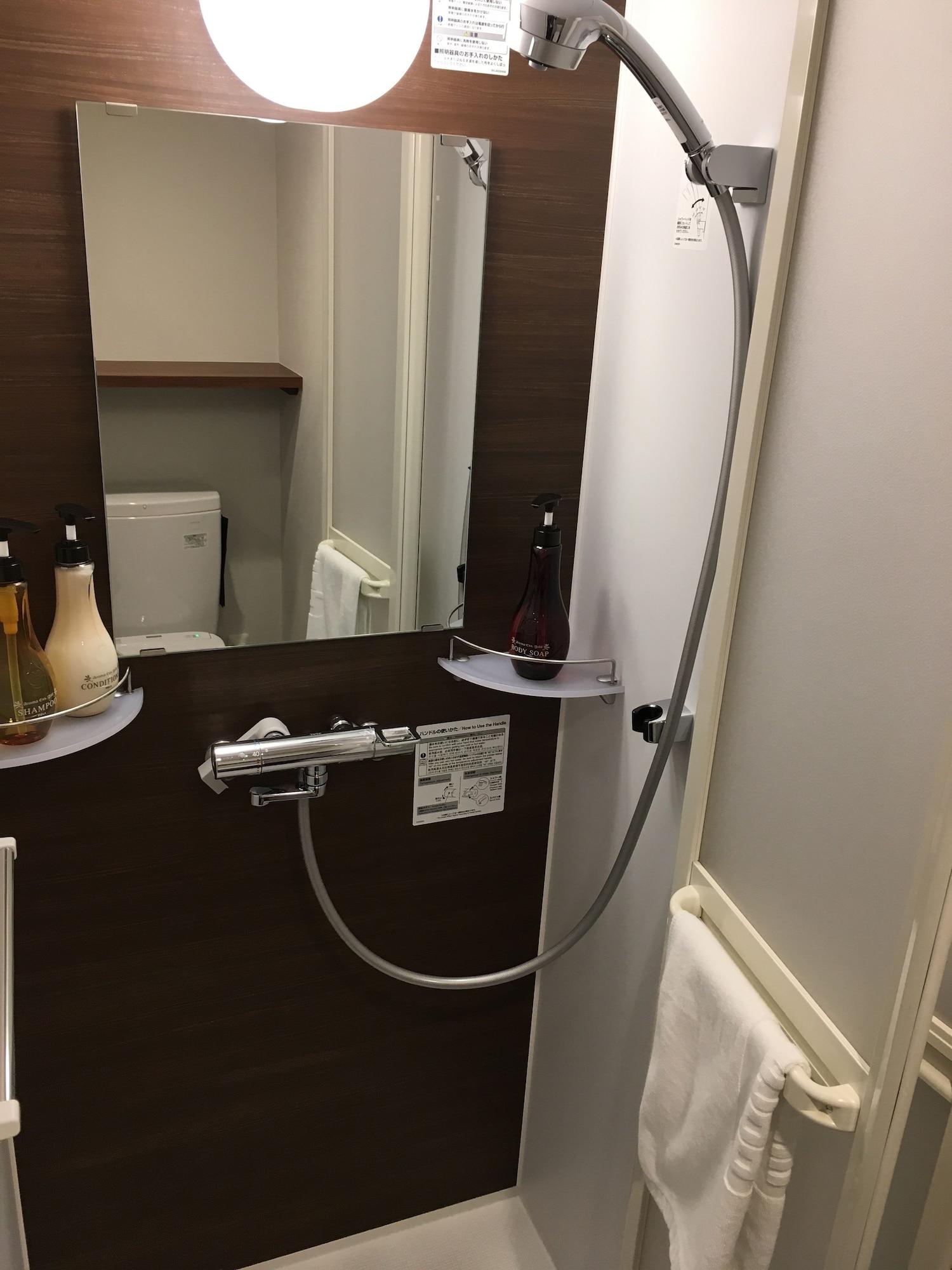 غرفة بسريرين منفصلين للمدخنين، Myojin no Yu Dormy Inn Premium Kanda 5/5