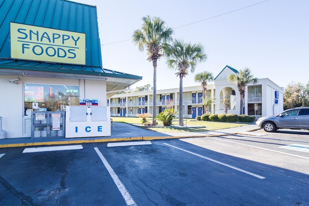 Motel6 Townsend, GA 43/55