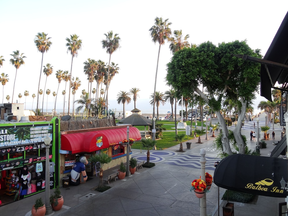 Balboa Inn 7/73