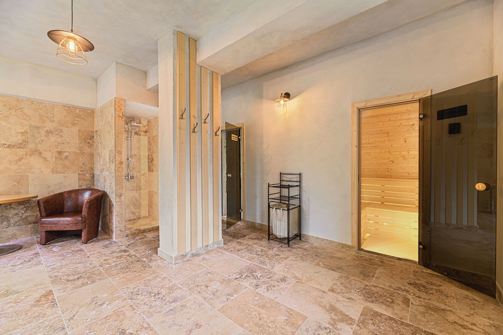 Hotel Casa Viorel 21/50