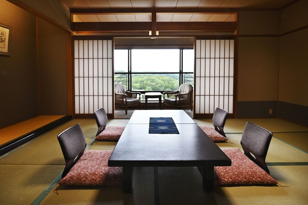 YUNOGO BISHUNKAKU 33/62