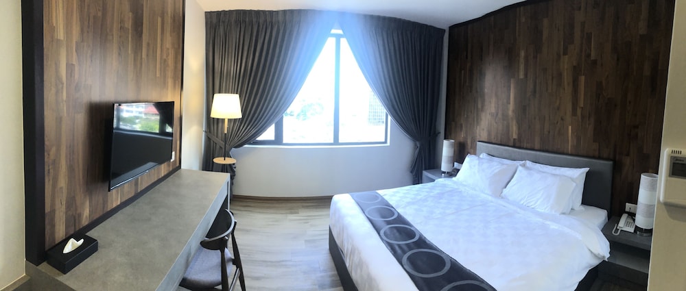 FRAME HOTEL 26/51