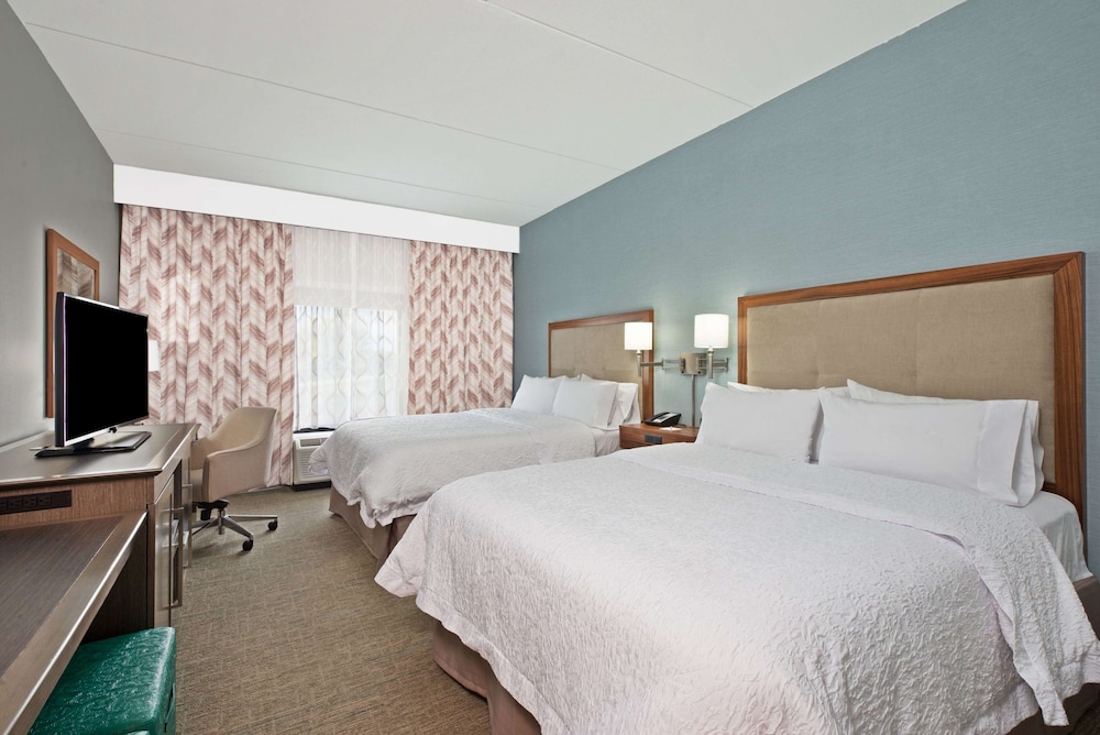 Hampton Inn & Suites North Huntingdon-Irwin 19/45