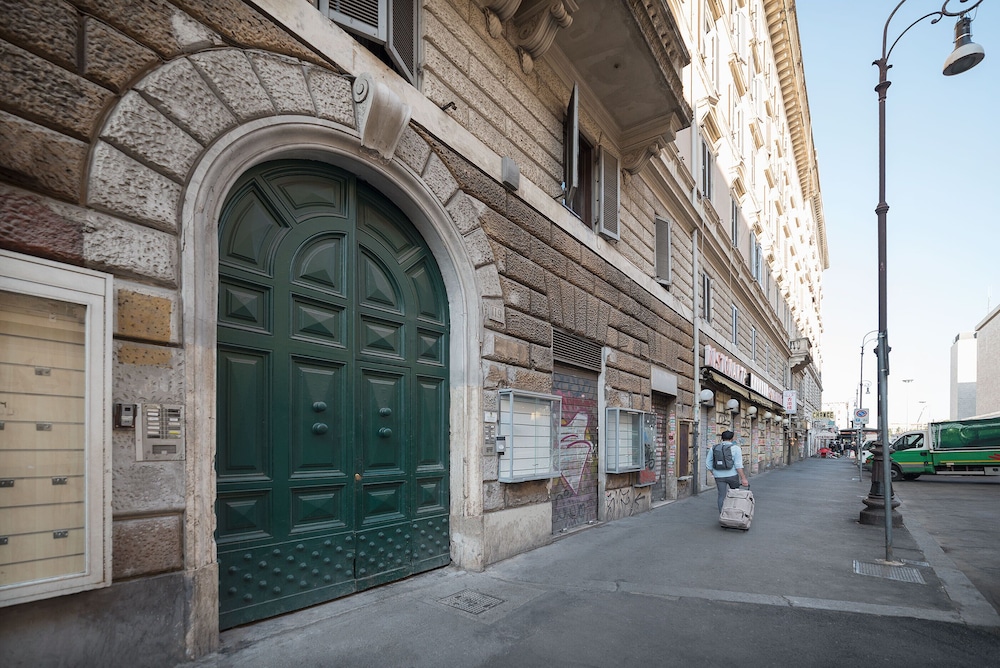 Roma Station House 17/23