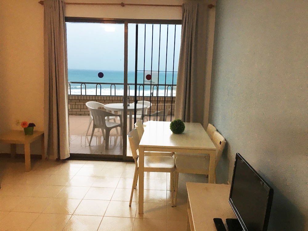 APARTAMENTOS BERNAT PIE DE PLAYA 3000 31/68