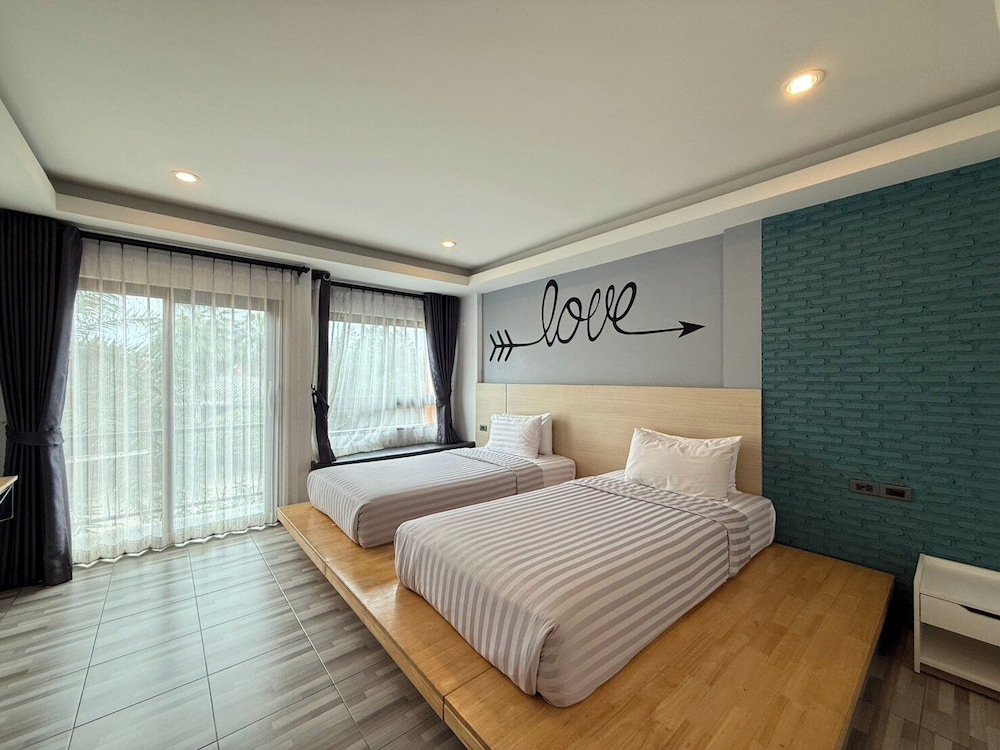 Sor Kor Sor Resort 33/61