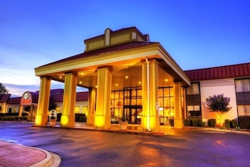 Village Inn Clemmons/Winston Salem, Trademark Collection by Wyndham 2/69