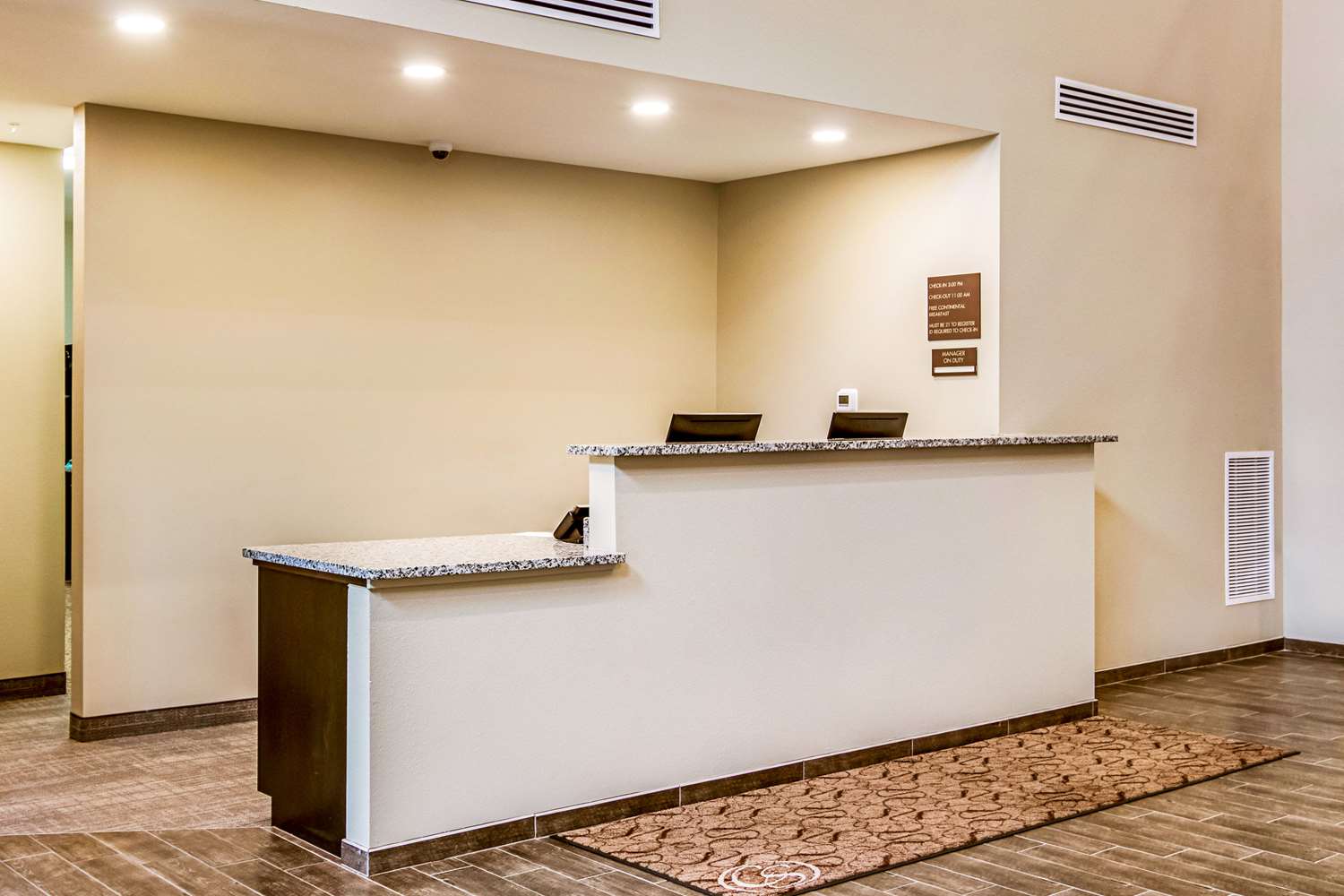 Comfort Suites Wooster near University Campus 10/54