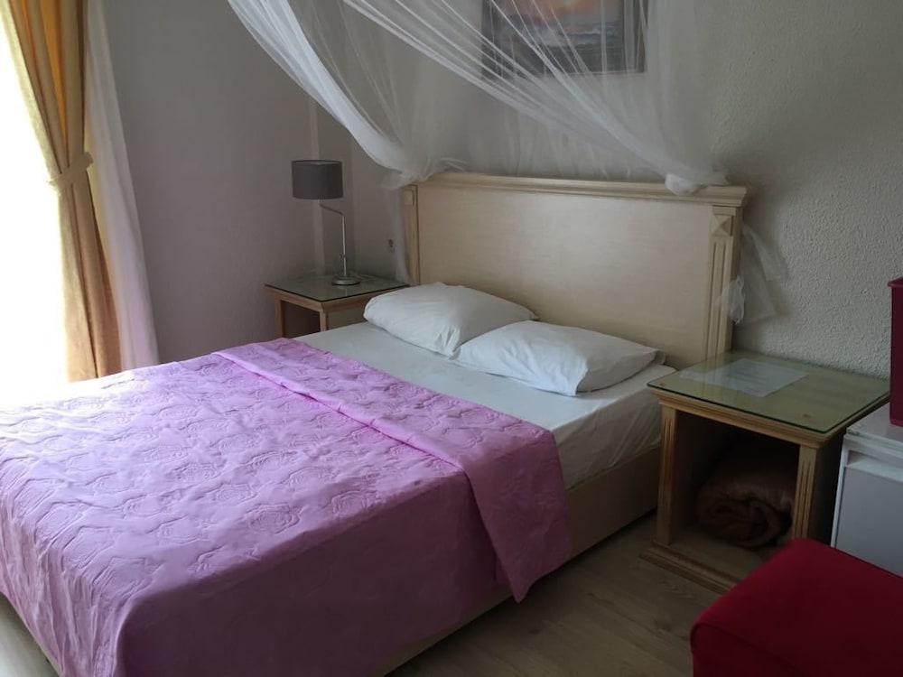 Melaike Otel 19/72