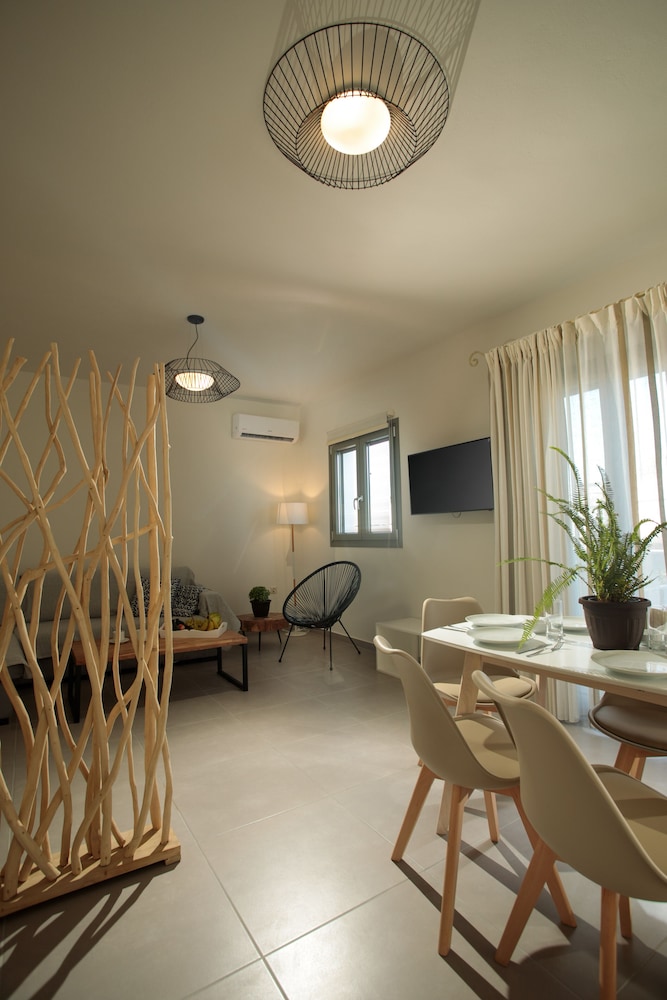 Sweet Home Naxos 34/50