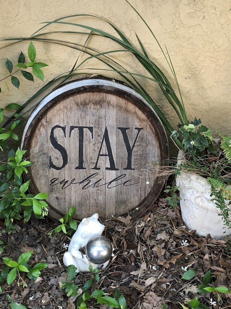 Glen Ellen Inn 53/62