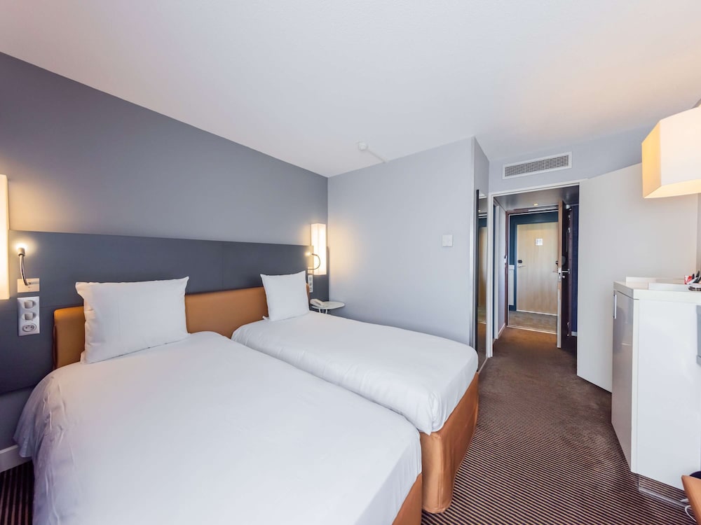 Mercure Paris Massy Gare TGV 23/76
