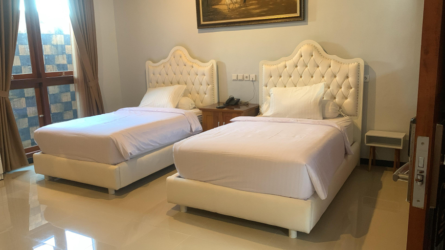 Premier, Deluxe, Twin Beds