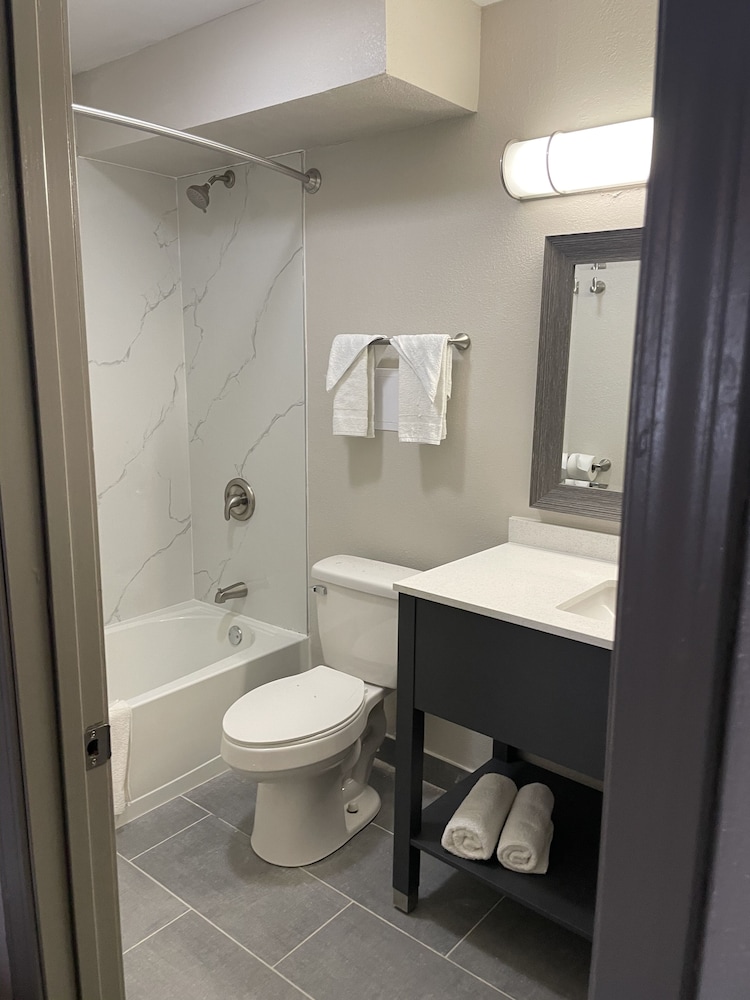 Baymont by Wyndham Dothan 44/48