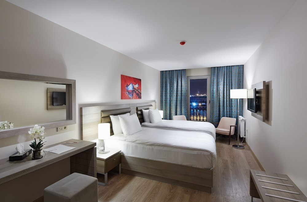 Rox Hotel 8/52