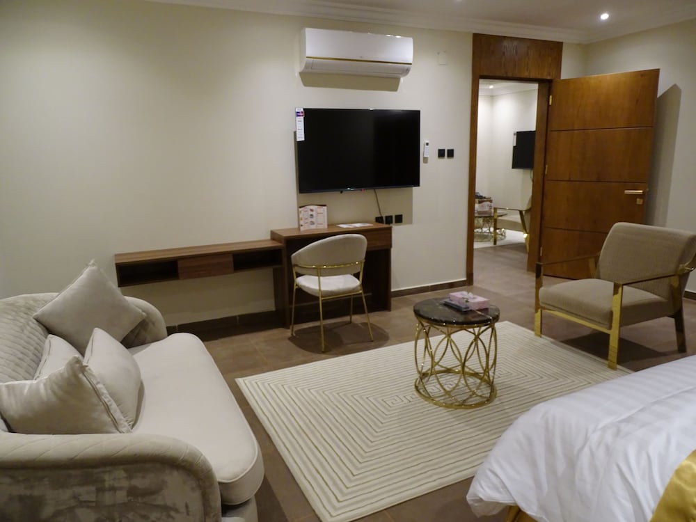 كومفورت إن تعاون(Comfort Inn Taawn) 36/53