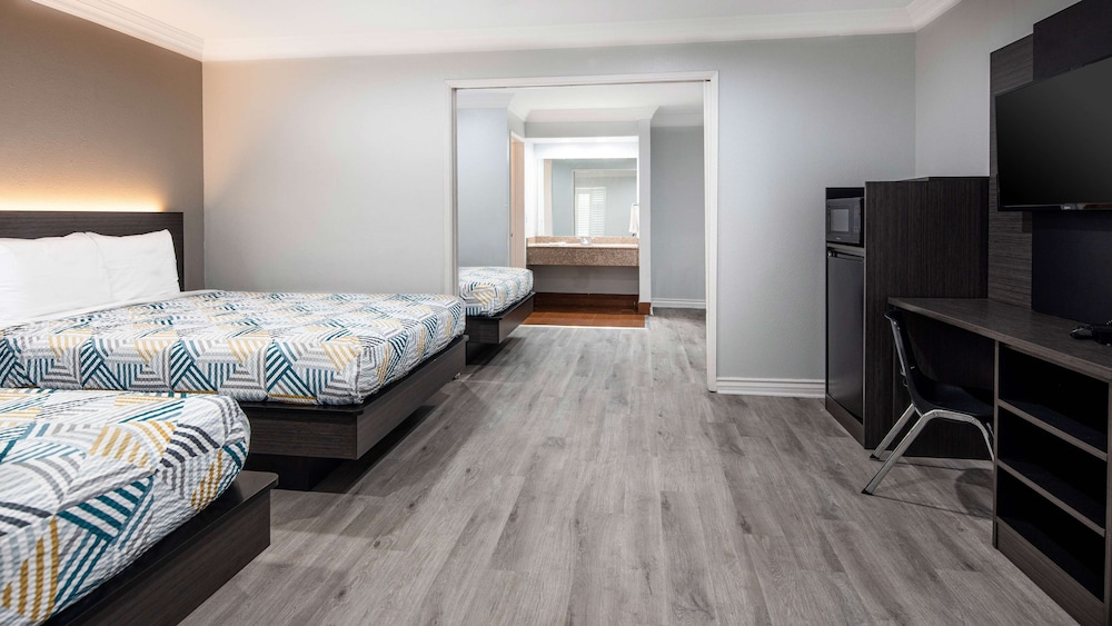 Motel6 Anaheim, CA - Convention Center 19/48