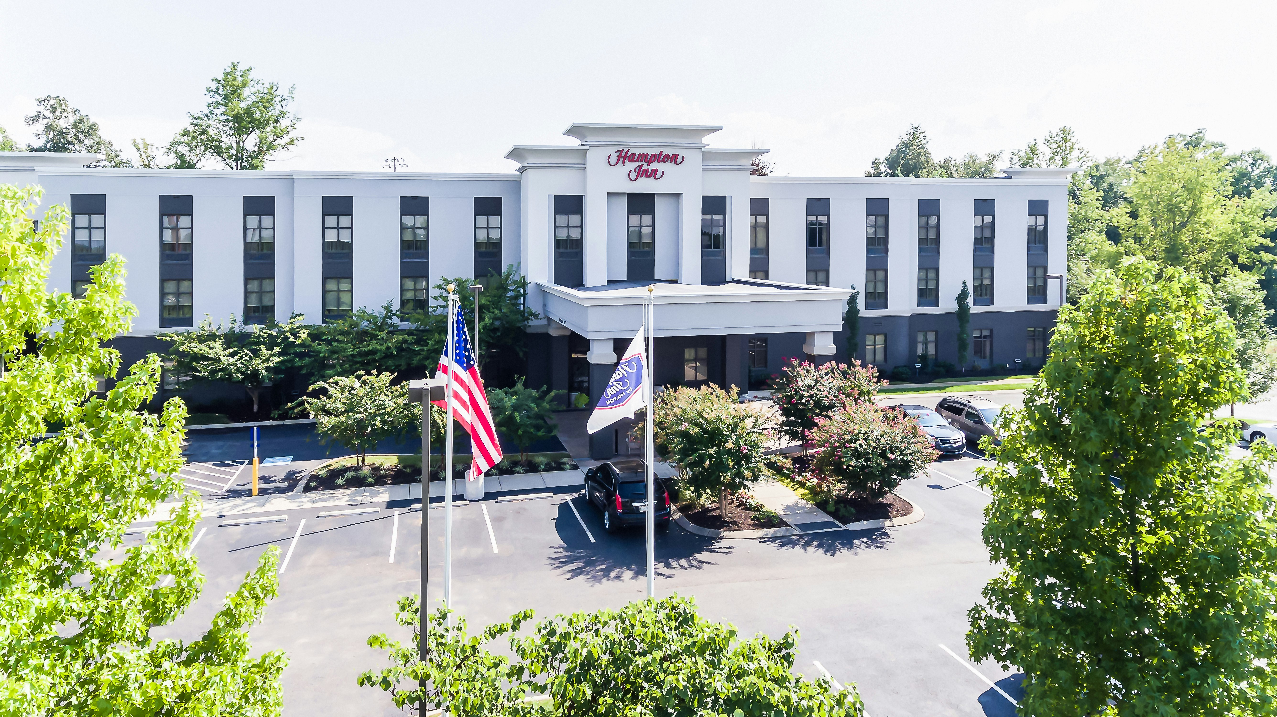 Hampton Inn White House 50/55