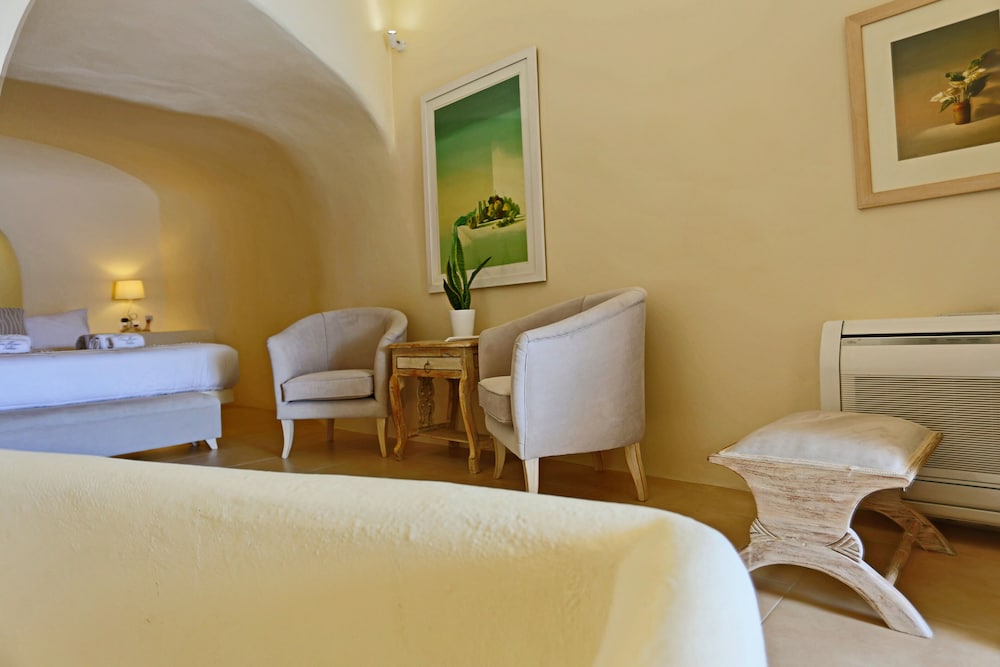 Oia Mare Villas - Adults only 12/50