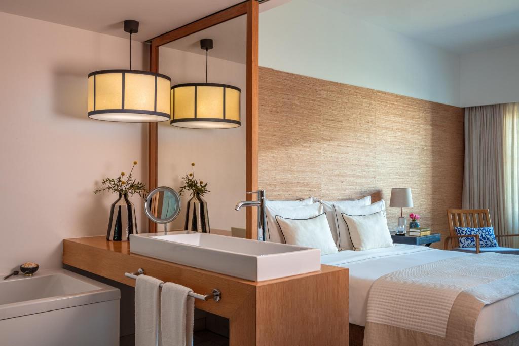 1 Bedroom, Palm, Suite, Pool View, Balcony, Bathtub، Victoria Golf Resort and Spa Managed by Accor 4/4