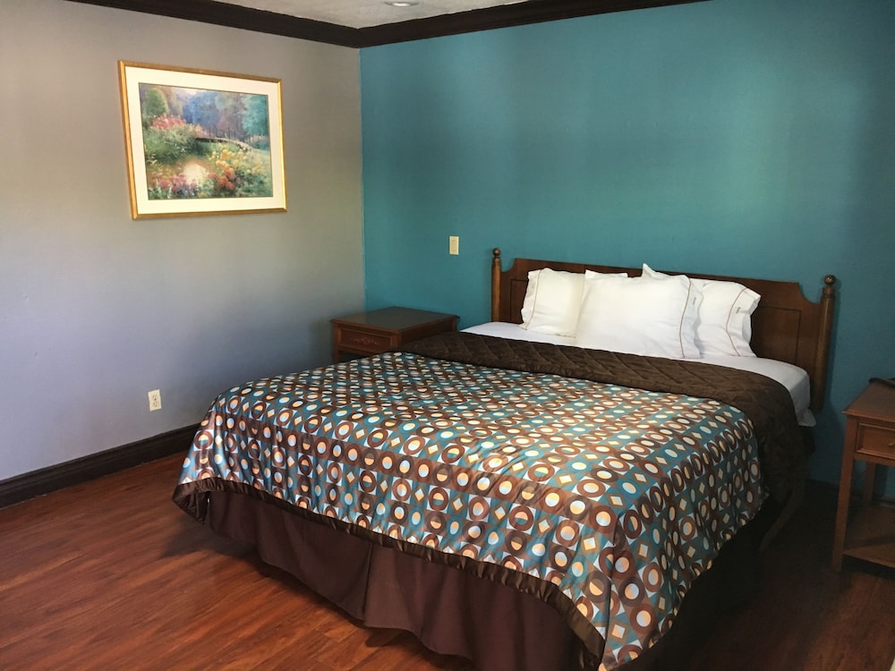 Eagle Inn Motel 13/35