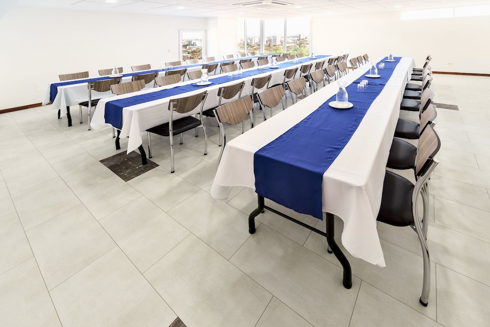 Hotel Lp Equipetrol 60/61