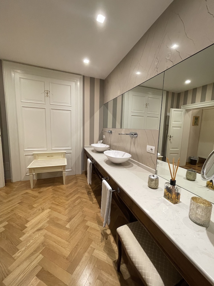 Palazzo Monga Boutique Guesthouse 34/66