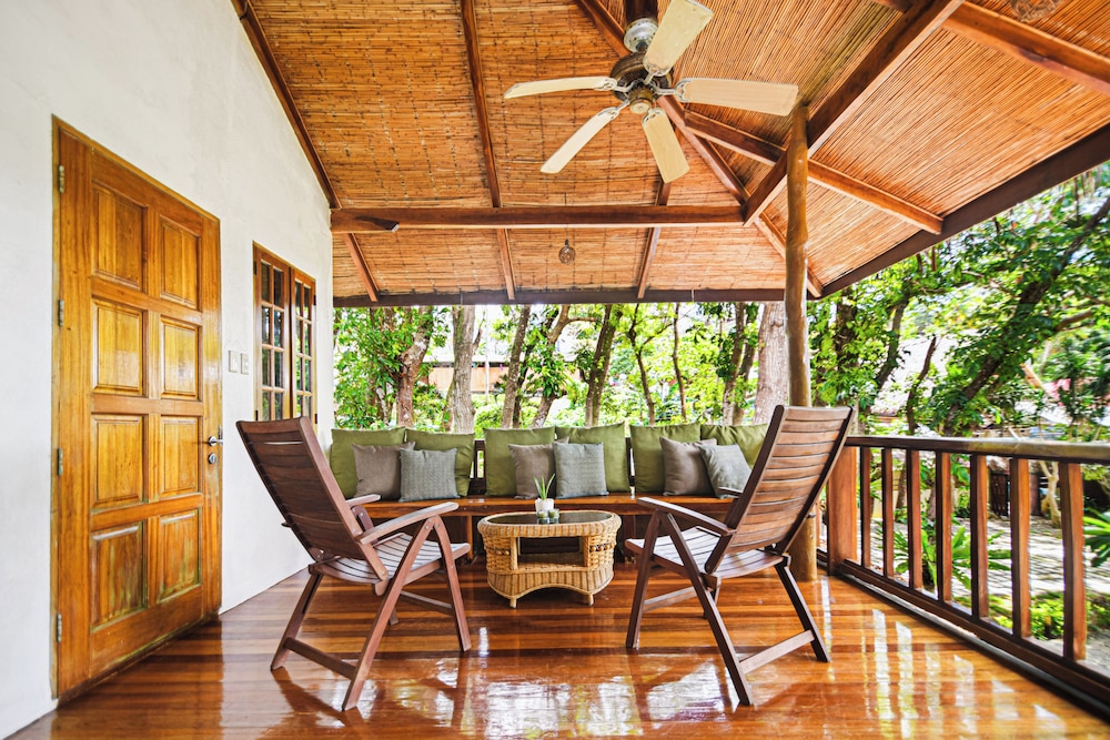 The Strand Boutique Resort 44/75