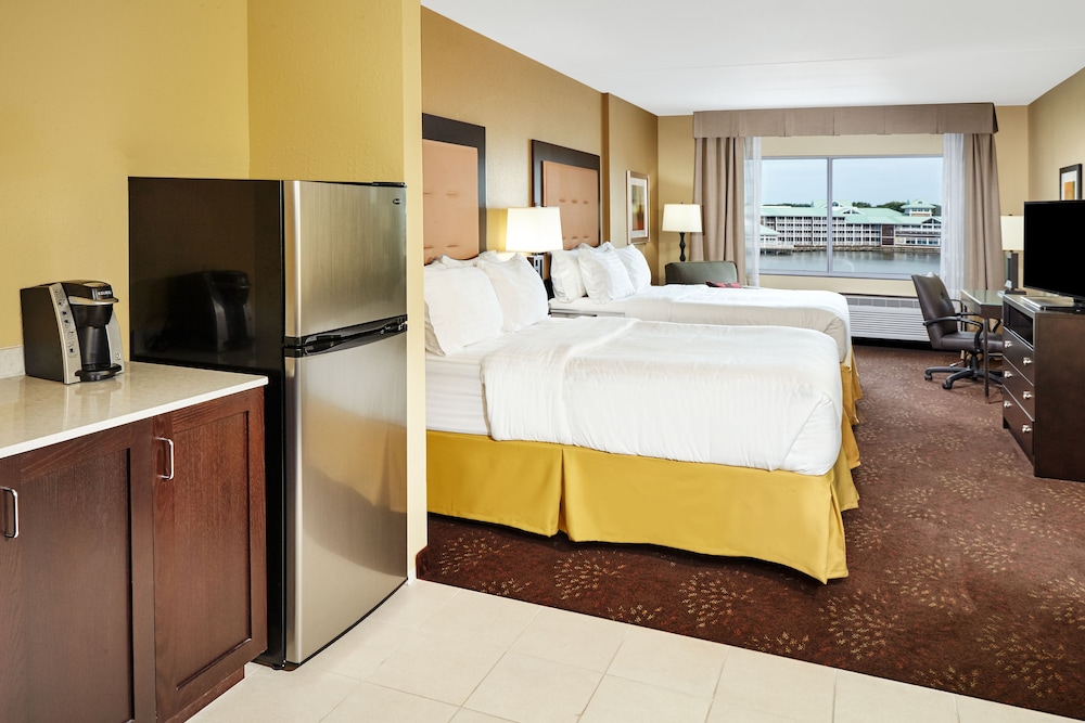 Holiday Inn Express Suites Sandusky 13/42