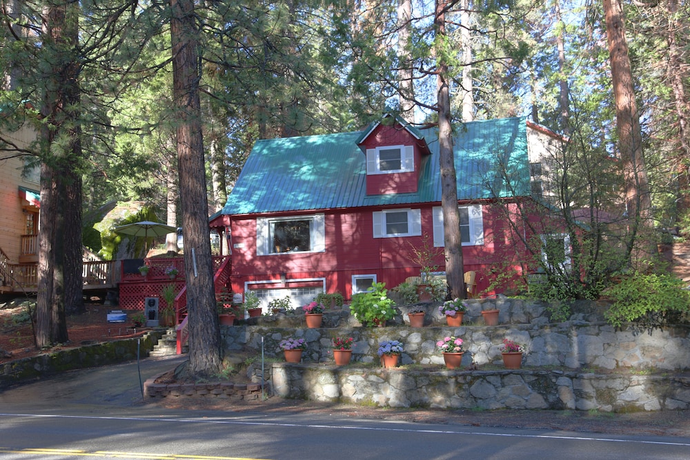 Elliott House Bed and Breakfast 3/67