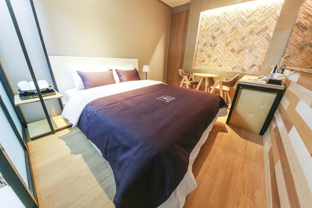 The Marine View Hotel 20/50