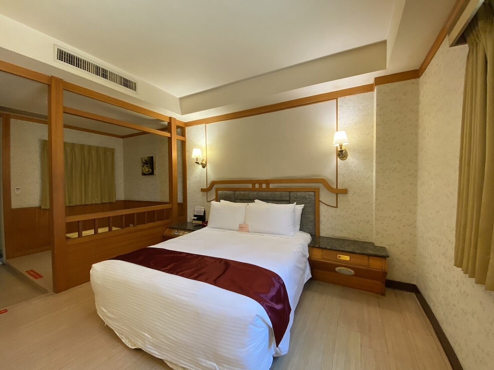 I Live Hotel 27/63