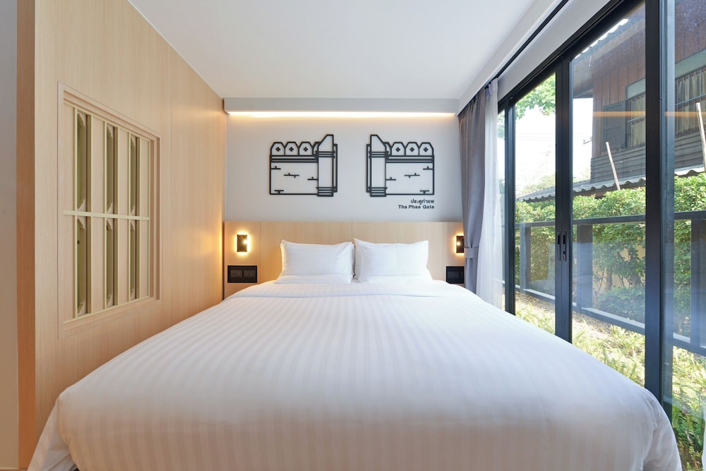 March Hotel & Suite Riverside 24/60